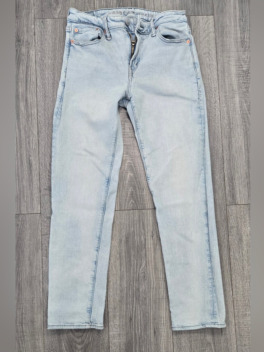 American Eagle Men’s 30x32 Light Wash Stretch Slim Jeans.